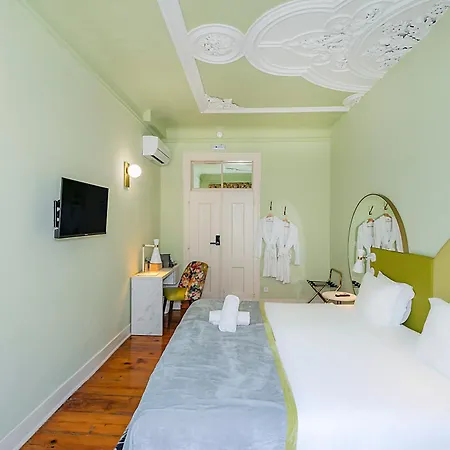 Lr Guest house *